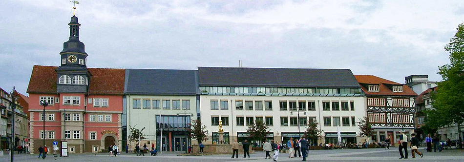 Blick auf Markt mit Geoergenbrunnen