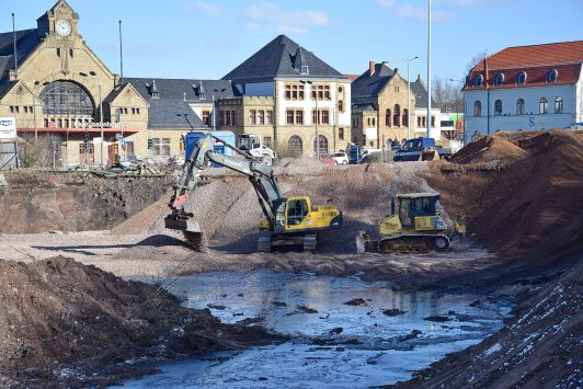 Bagger auf dem Areal Tor zur Stadt